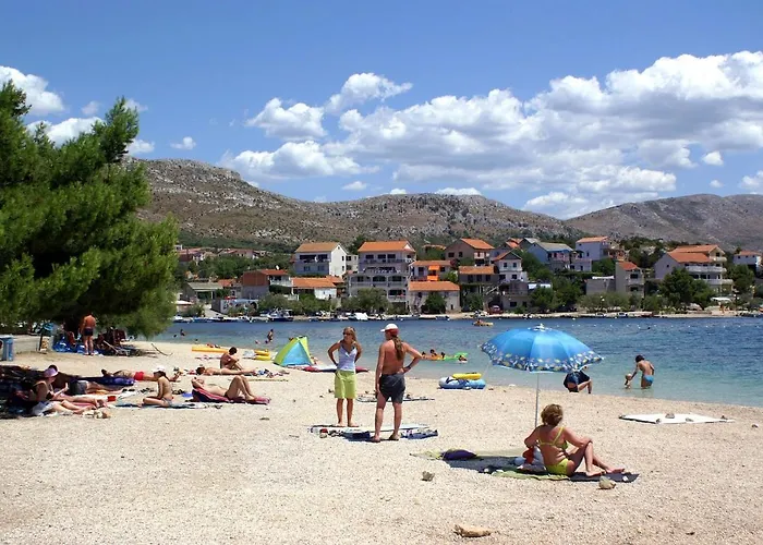 דירה With Parking Space Grebastica, Sibenik - 13365 *