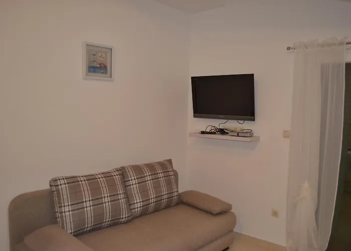 With Parking Space Grebastica, Sibenik - 13365 דירה *